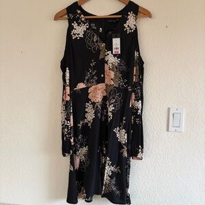 DYNAMITE | Floral Cold Shoulder Long Sleeve Dress